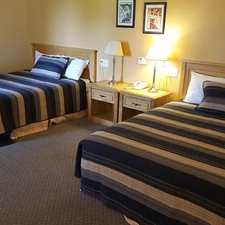 Knights Inn Woodstock Δωμάτιο φωτογραφία